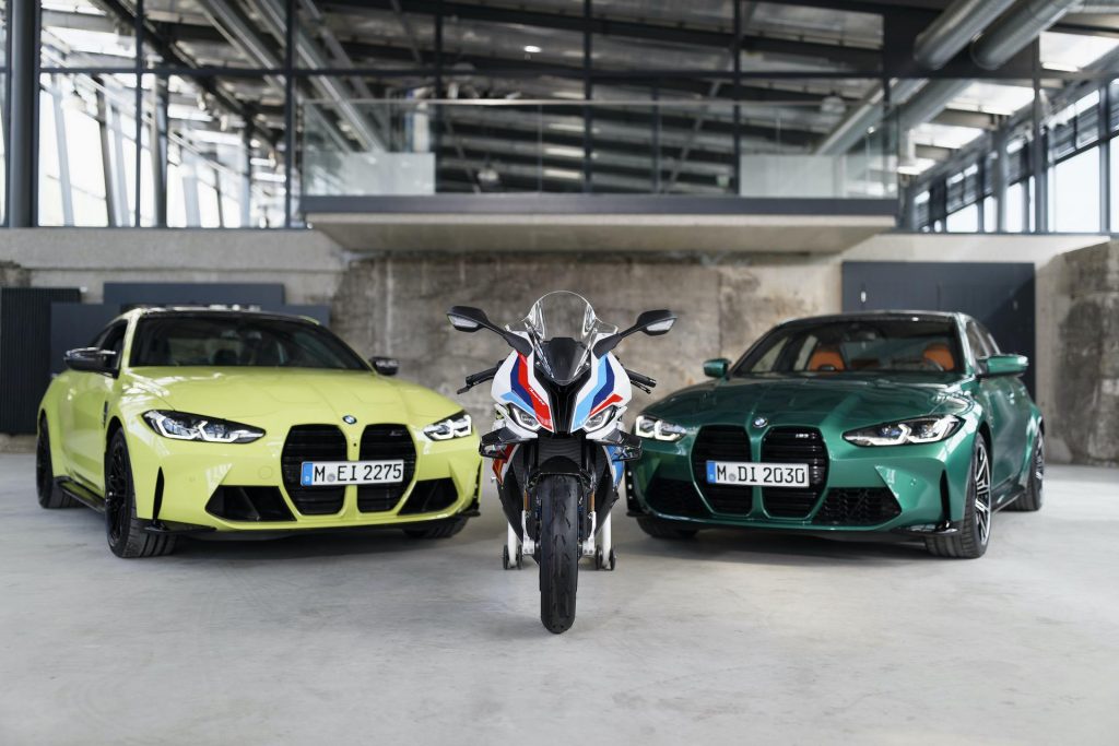 BMW M1000RR yeni M3 ve M4 ile birlikte tanıtıldı