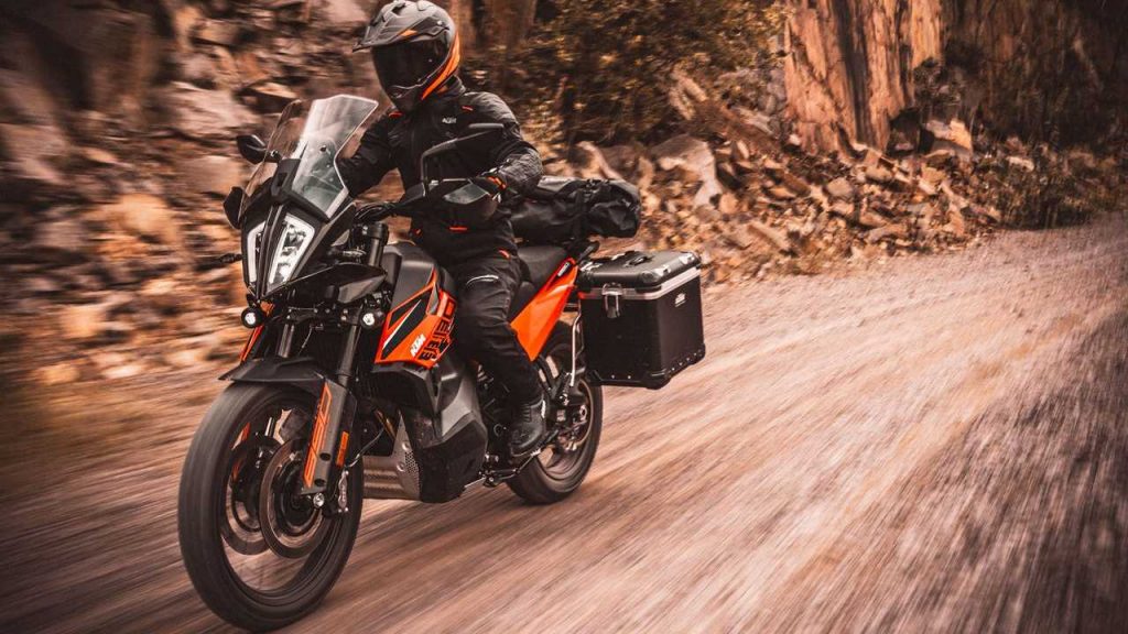 890 Adventure 890 Duke ile Aynı Motoru Paylaşıyor