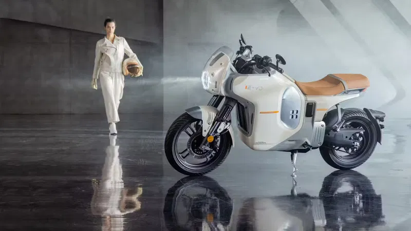 honda e-vo: honda’nın İlk tam boy elektrikli cafe racer’ı piyasaya Çıkıyor